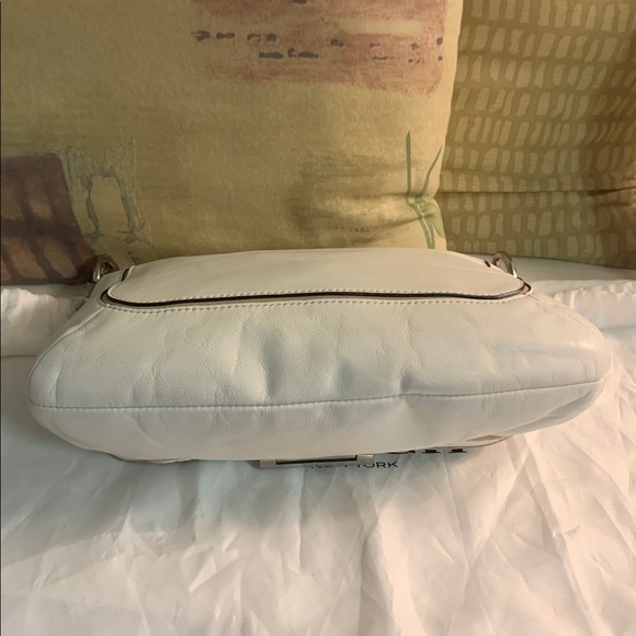 Coach White & Tan Bag - Picture 7 of 9